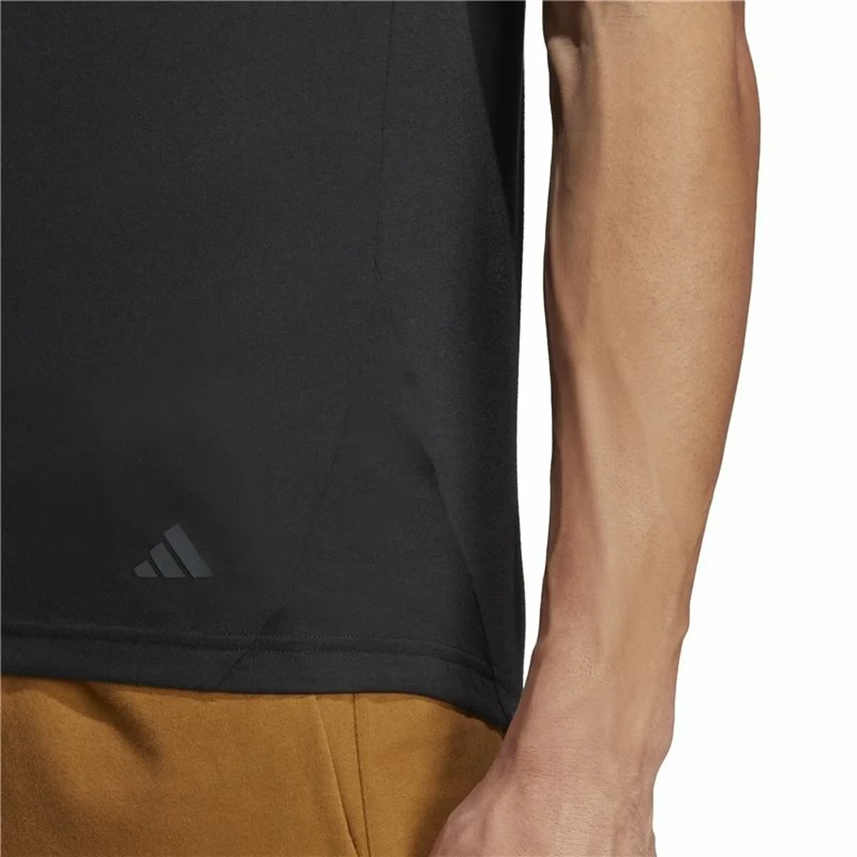 Camiseta de Manga Corta Hombre Adidas Base Negro