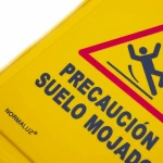 Panel plegable precaución suelo mojado Normaluz Amarillo 30 x 21 x 62 cm