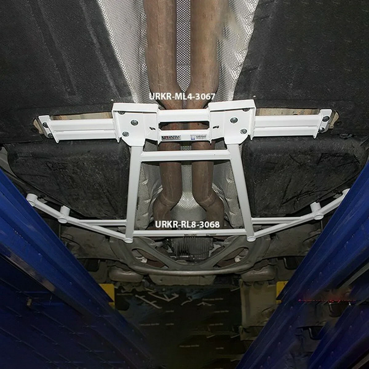 Barra de Refuerzo Ultra Racing URRL8-3068 Trasera Inferior