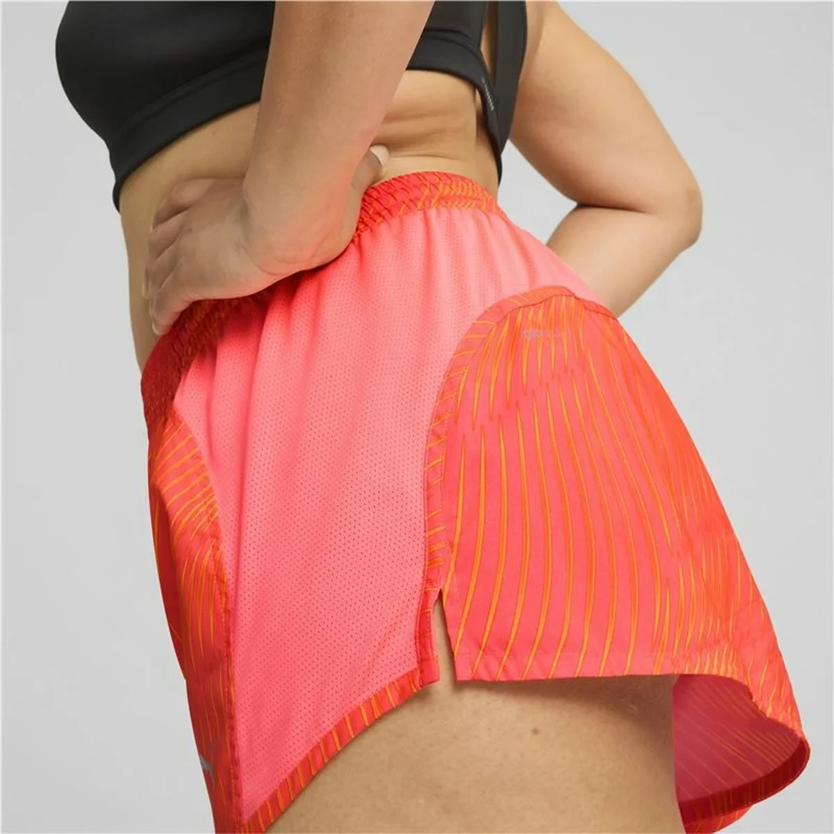 Pantalones Cortos Deportivos para Mujer Puma Puma Run Favorite Aop Velocity 3" Rojo