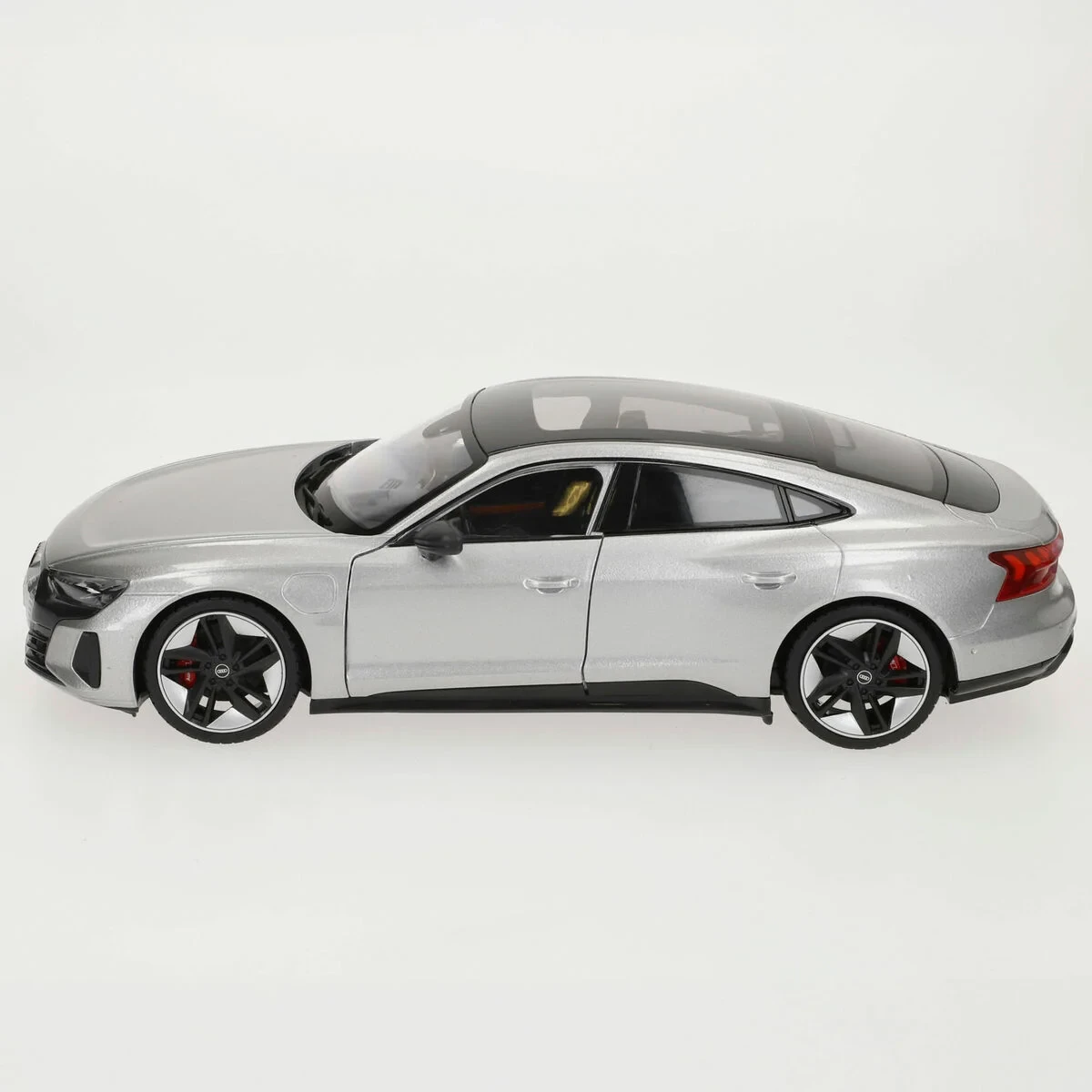 Coche Bburago GT-Audi RS E-TRON GT 2022 1:18