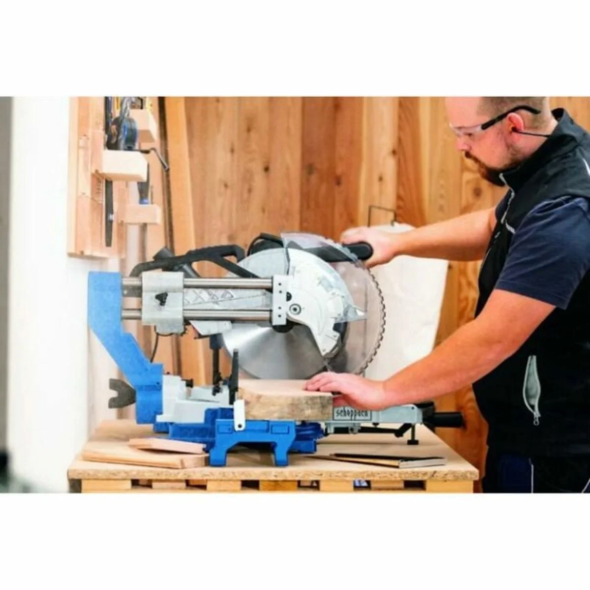 Sierra ingletadora Scheppach HM305SL 2000 W