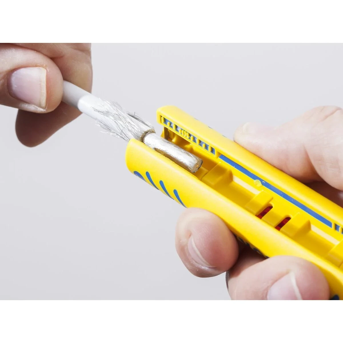 Pelacables JOKARI Secura Coaxi No. 1