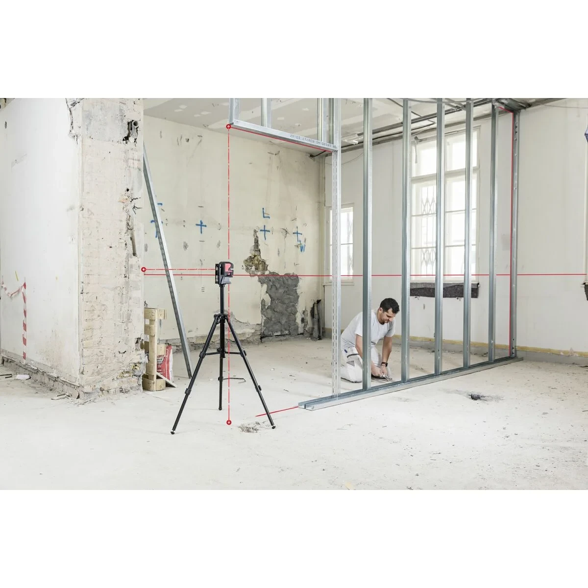 Nivel láser de líneas Leica Geosystems L2P5