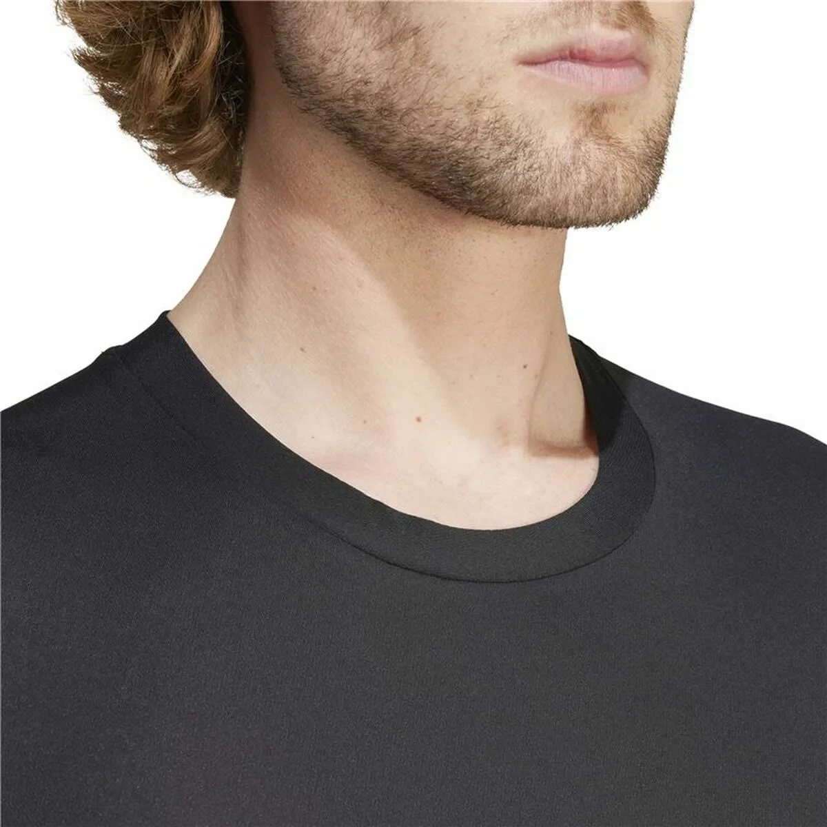 Camiseta de Manga Corta Hombre Adidas Mt Log Tech Negro