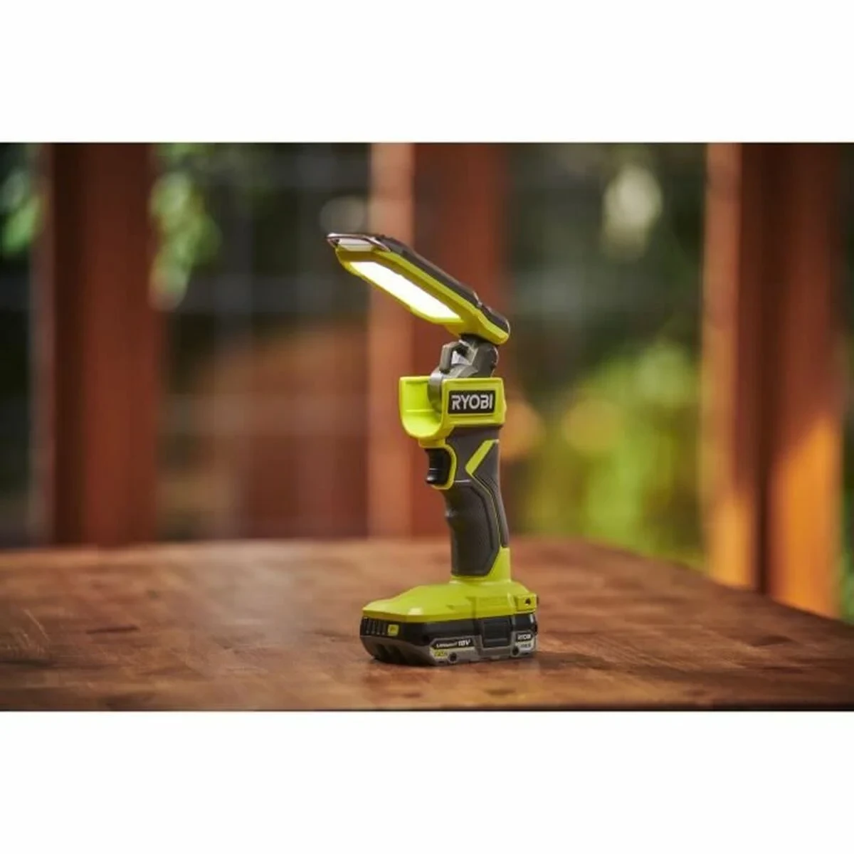 Linterna LED Ryobi 100 Lm Verde Gris