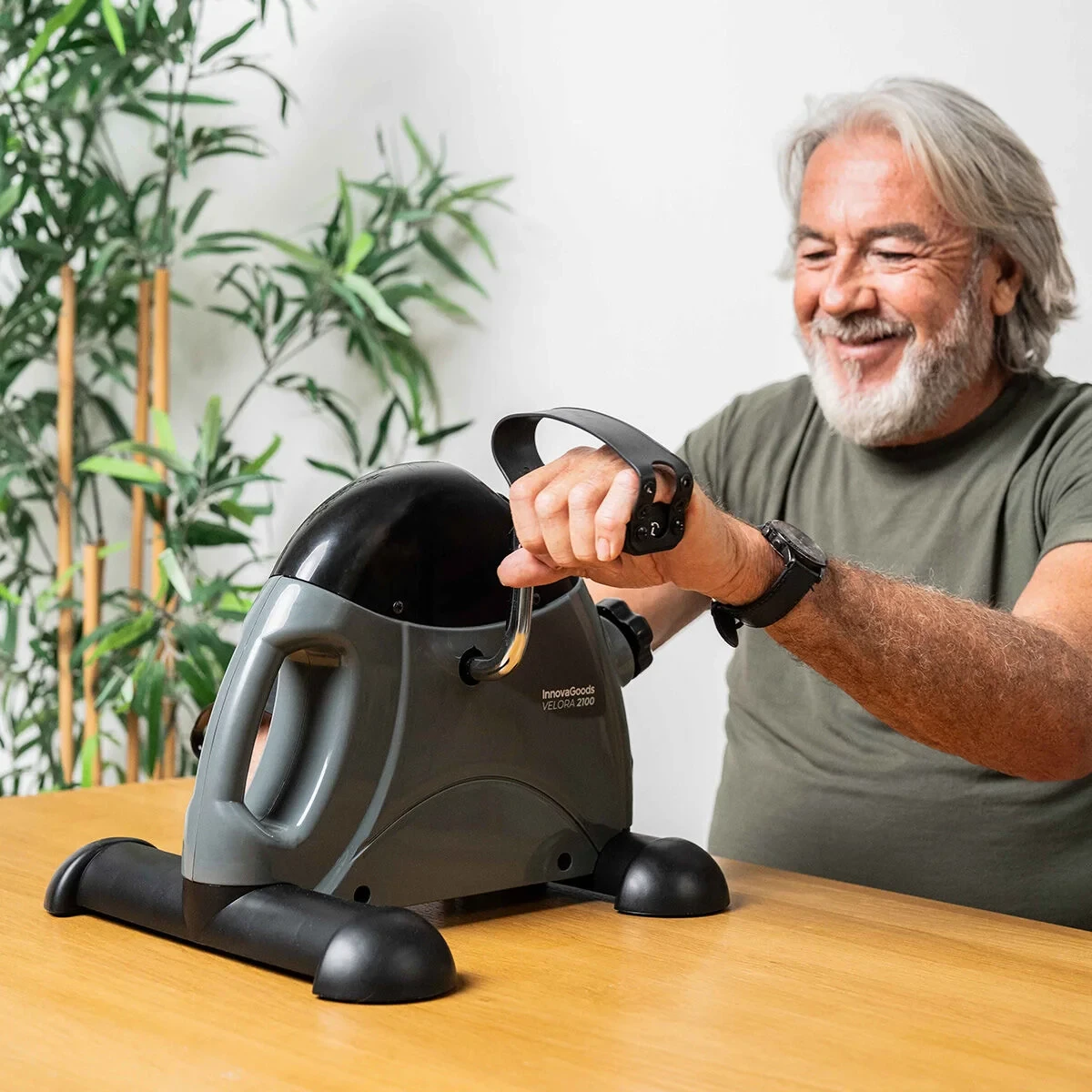 Pedaleador Estático para Piernas y Brazos con Esterilla Velora 2100 InnovaGoods