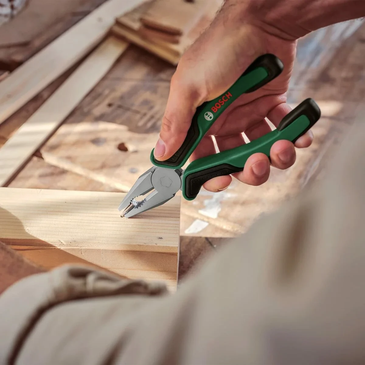 Alicates universales BOSCH