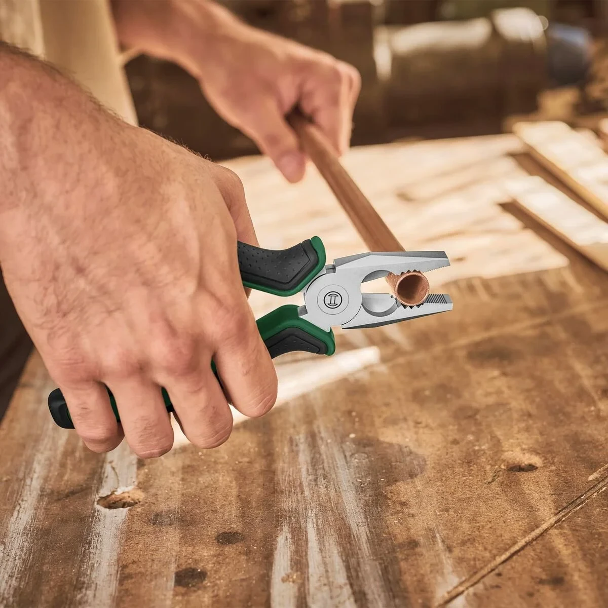 Alicates universales BOSCH