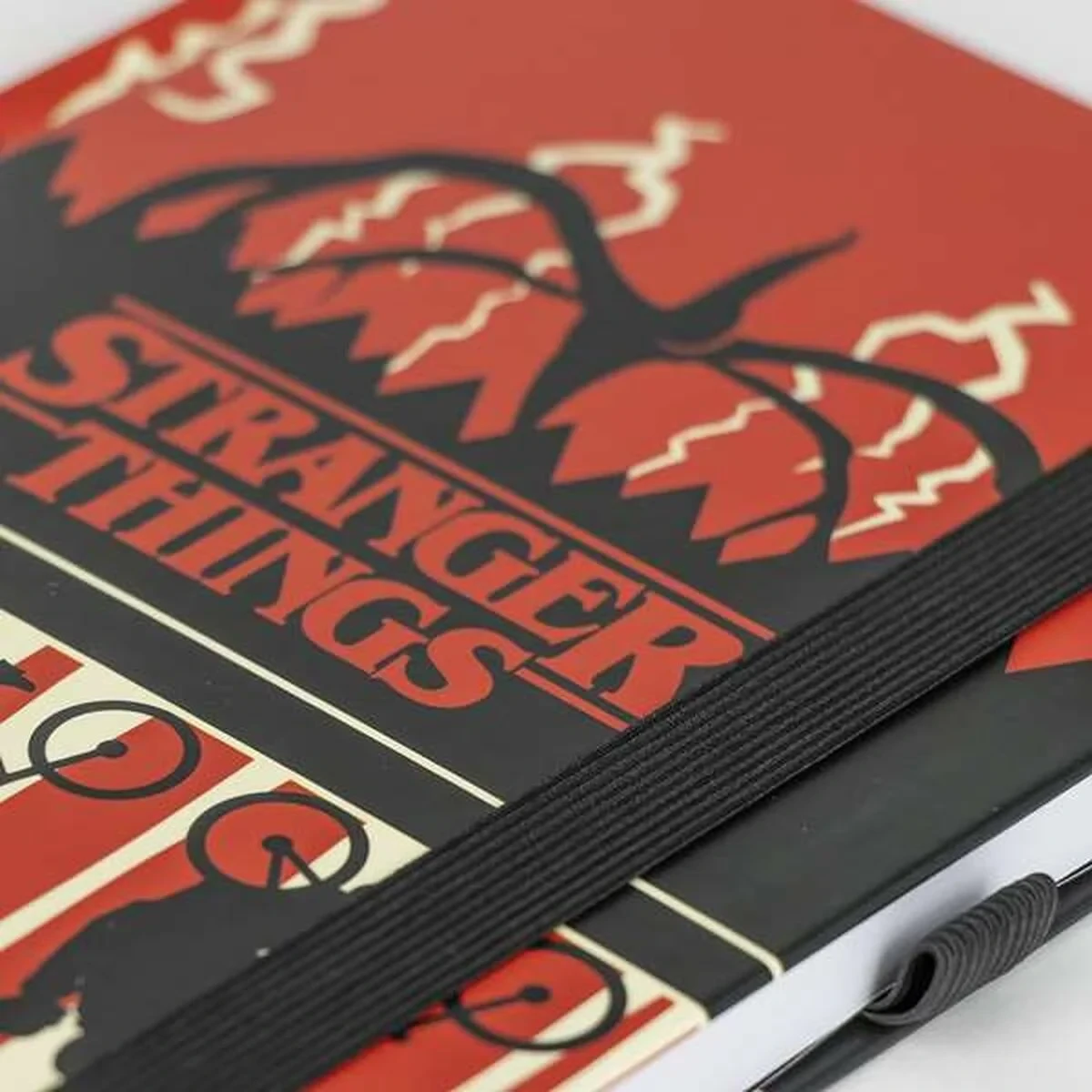 Set de Papelería Stranger Things 390 g 2 Piezas