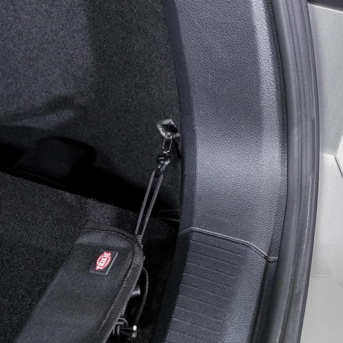 Funda Protectora de Coche para Mascotas Trixie Negro